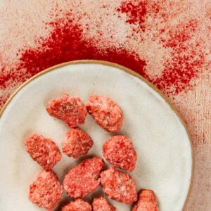 pralinee-praline-rose-happy-hours-en-biovallee Praline rose au colorant naturel et végétal